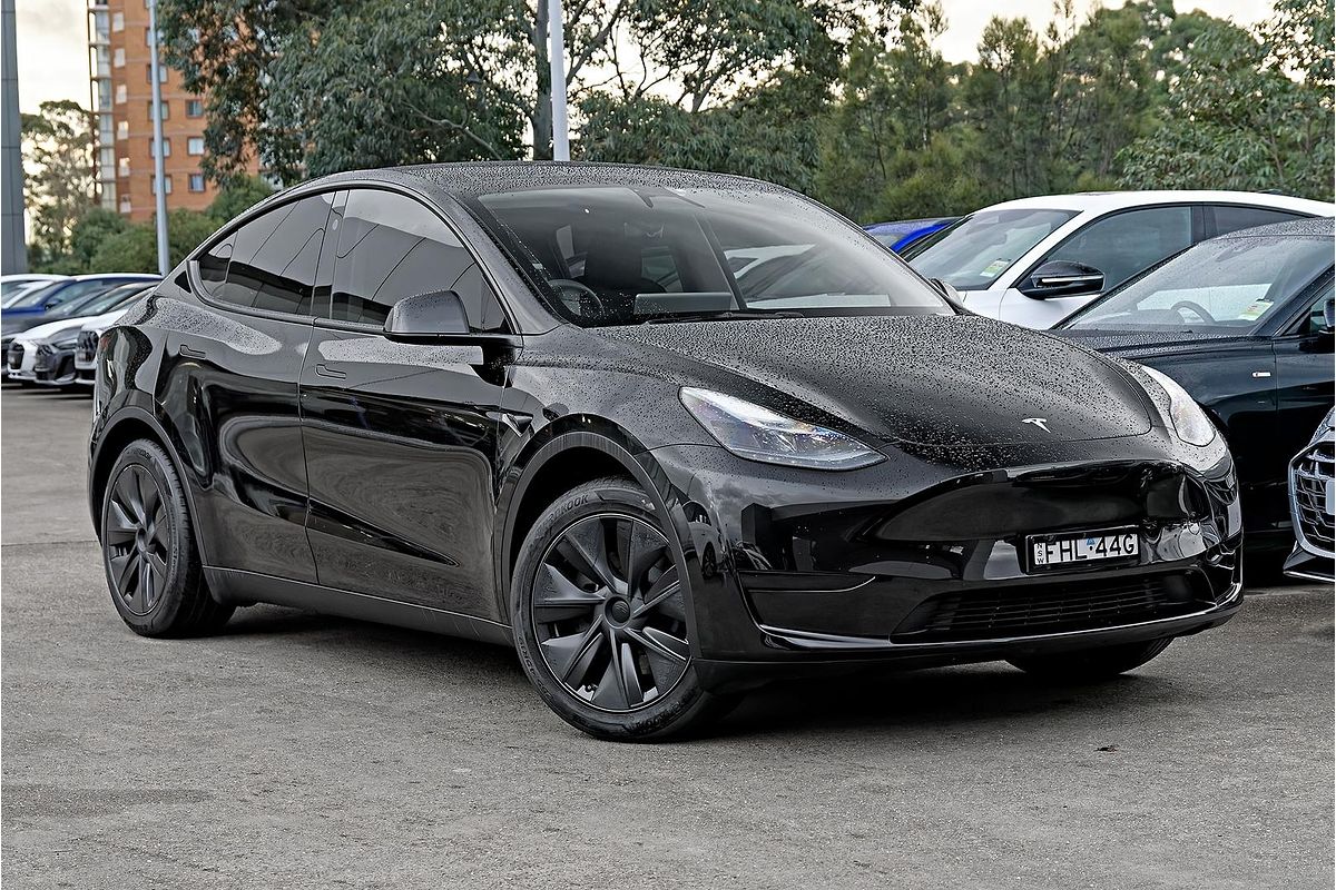 2024 Tesla Model Y Rear-Wheel Drive