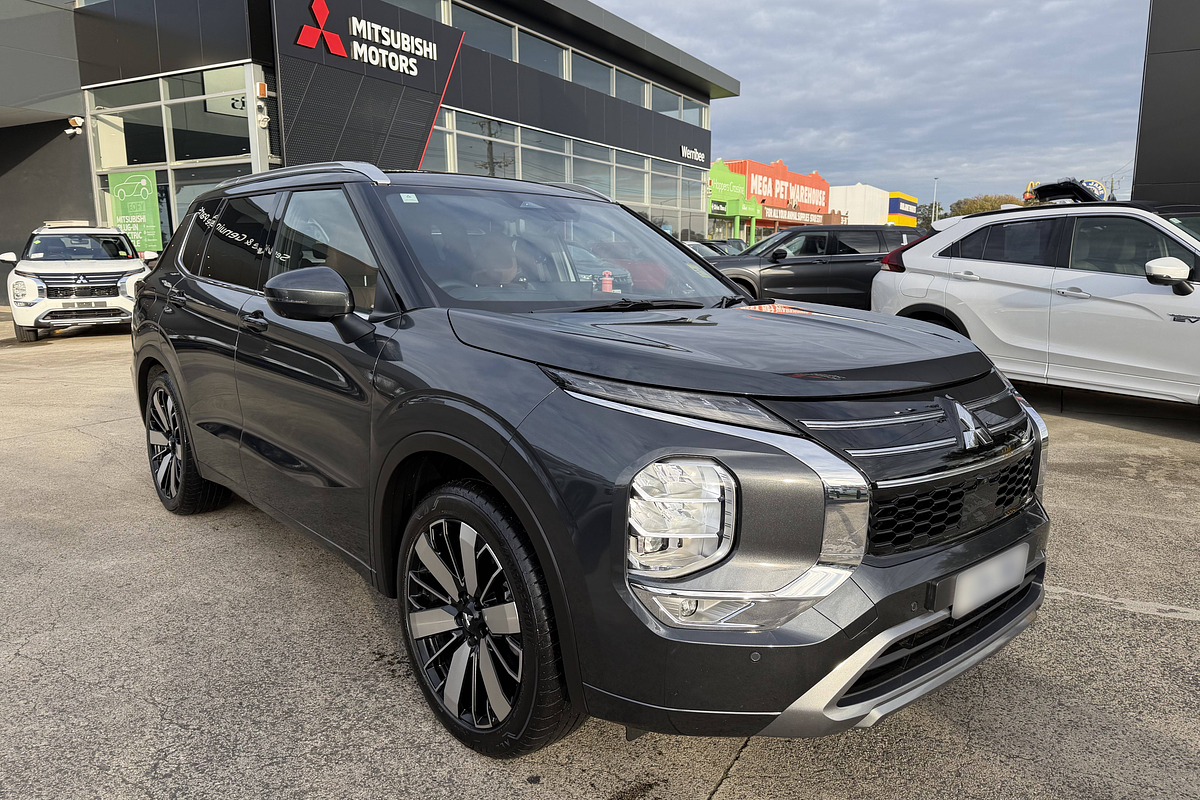 2025 Mitsubishi Outlander Exceed Tourer ZM