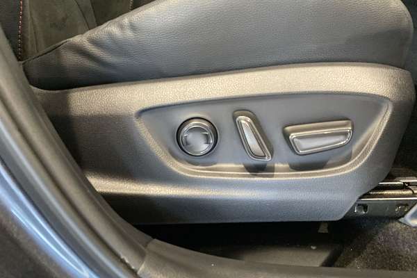 2024 Toyota C-HR GR Sport MAXH25R thumb-23