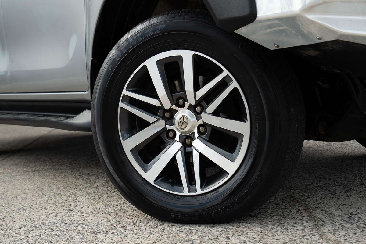 2015 Toyota Hilux SR5 GUN126R 4X4