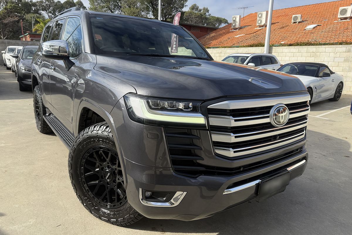 2022 Toyota Landcruiser Sahara ZX FJA300R