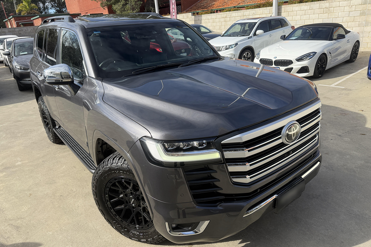 2022 Toyota Landcruiser Sahara ZX FJA300R