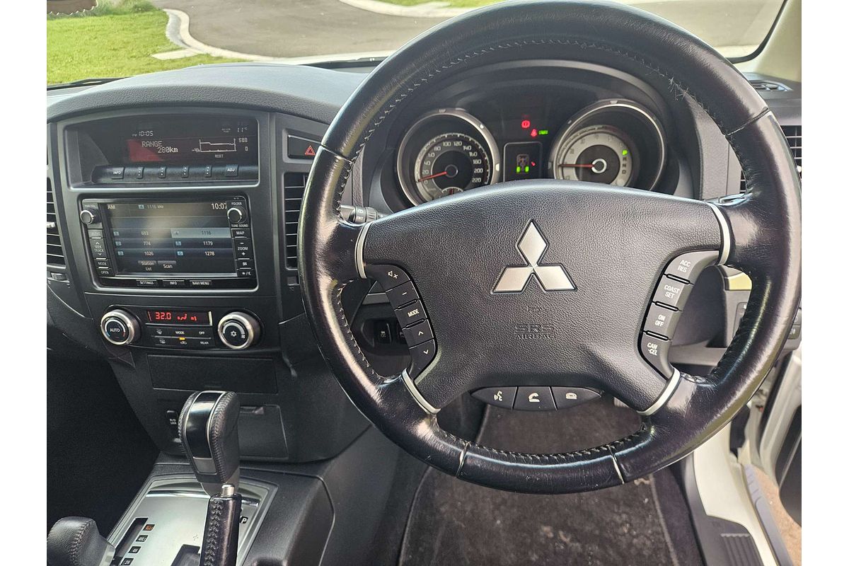 2014 Mitsubishi Pajero VR-X NW