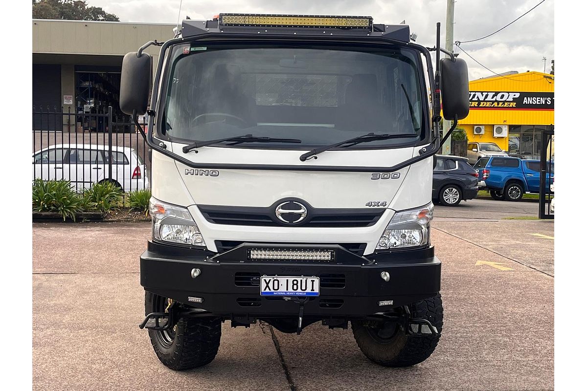 2022 Hino 300 Series 817 Crew 4X4 MWB