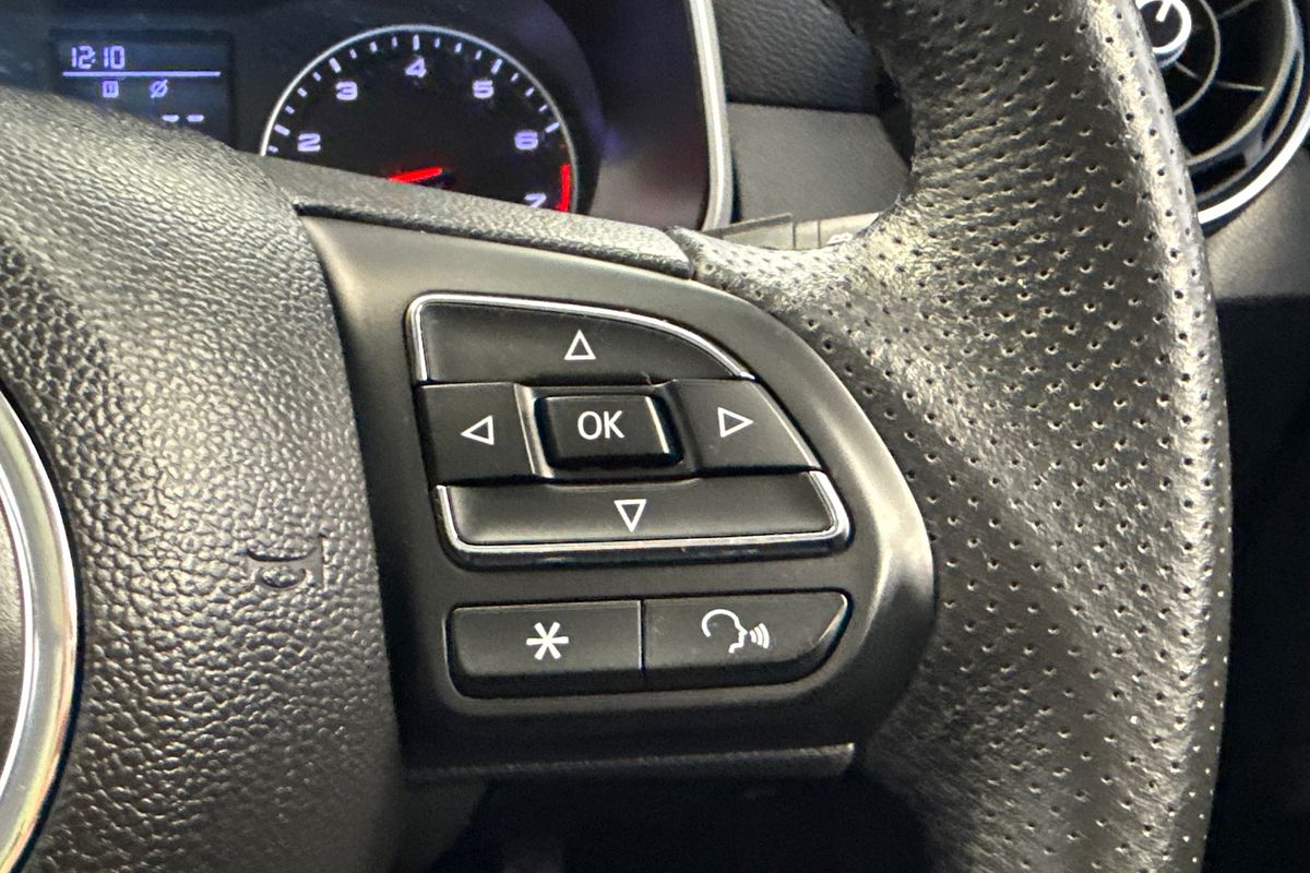 2020 MG ZS Essence AZS1