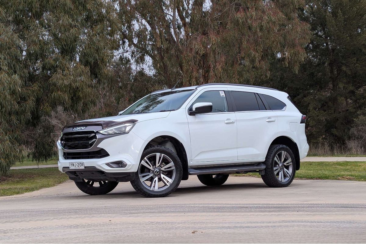 2023 Isuzu MU-X LS-T