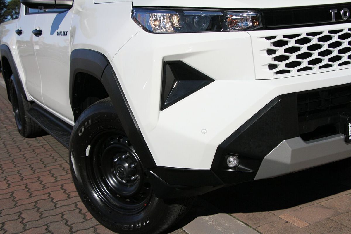 2025 Toyota Hilux SR 48V GUN126R 4X4