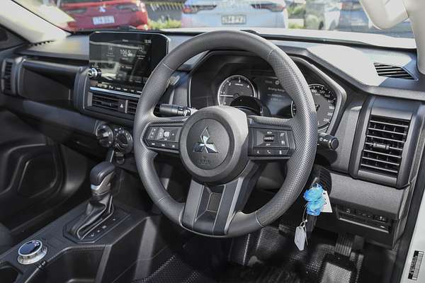 2026 Mitsubishi Triton GLX MV 4X4 thumb-14