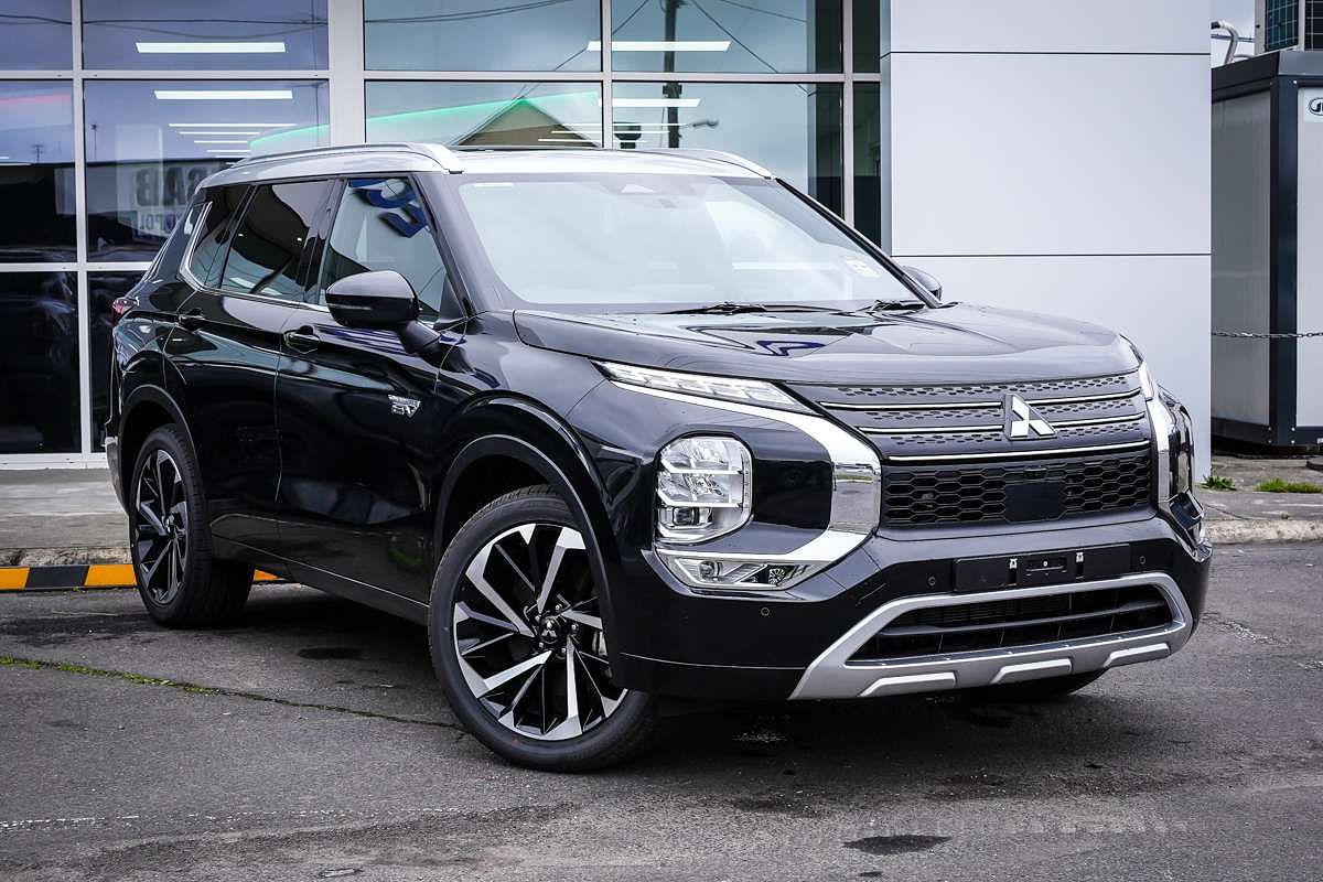 2025 Mitsubishi Outlander PHEV GSR ZM