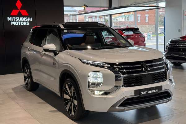 2025 Mitsubishi Outlander PHEV Exceed Tourer ZM