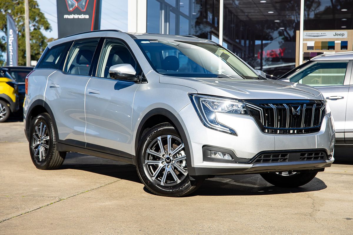 2025 Mahindra XUV700 AX7L