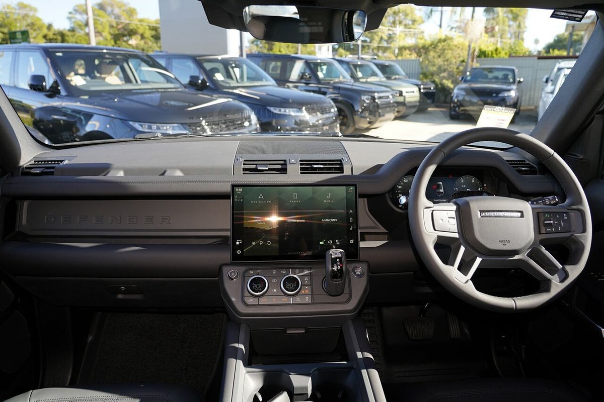 2026 Land Rover Defender 130 D350 X-Dynamic SE L663