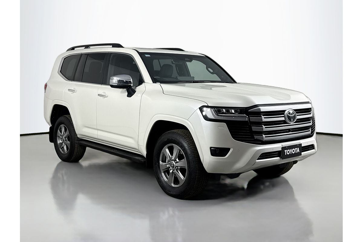 2025 Toyota Landcruiser Sahara FJA300R