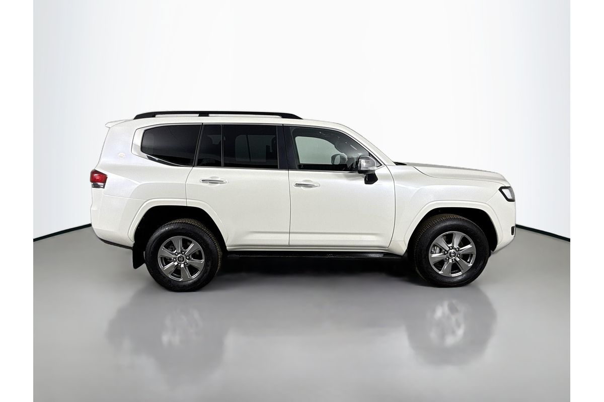 2025 Toyota Landcruiser Sahara FJA300R