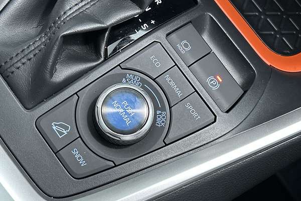 2020 Toyota RAV4 Edge AXAA54R thumb-15