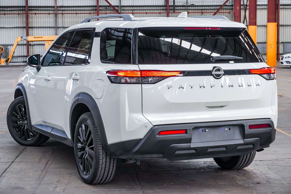 2023 Nissan Pathfinder Ti R53
