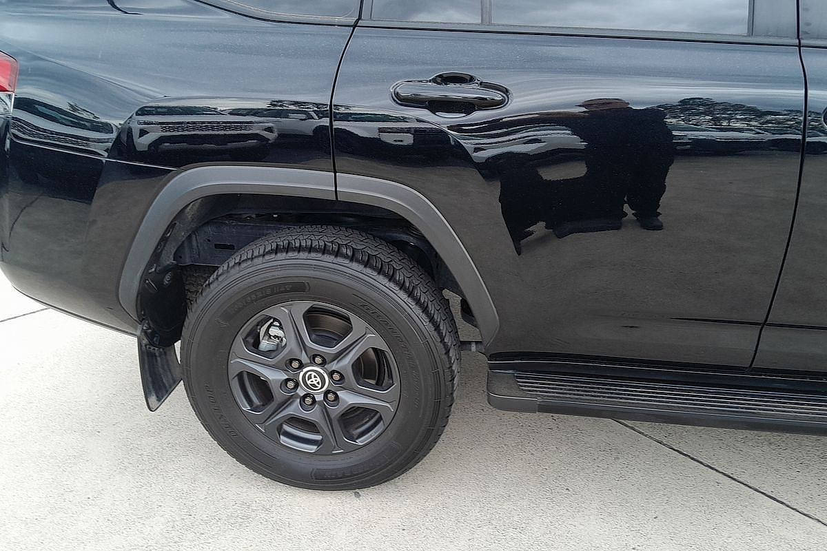2025 Toyota Landcruiser GR Sport FJA300R