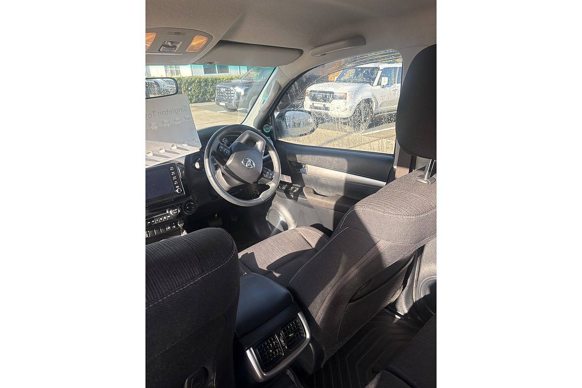 2021 Toyota Hilux SR5 GUN126R 4X4