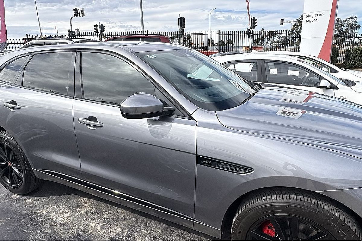 2023 Jaguar F-PACE P250 R-Dynamic SE X761