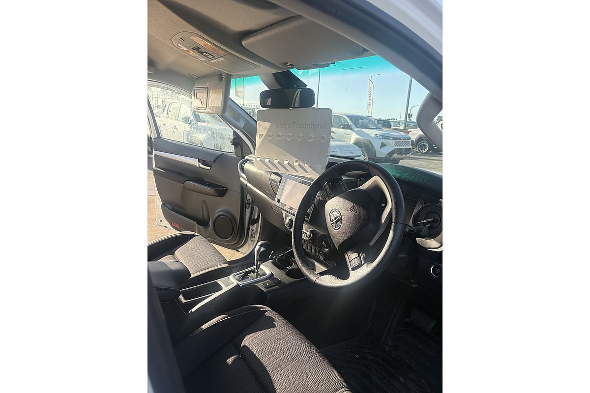 2021 Toyota Hilux SR5 GUN126R 4X4