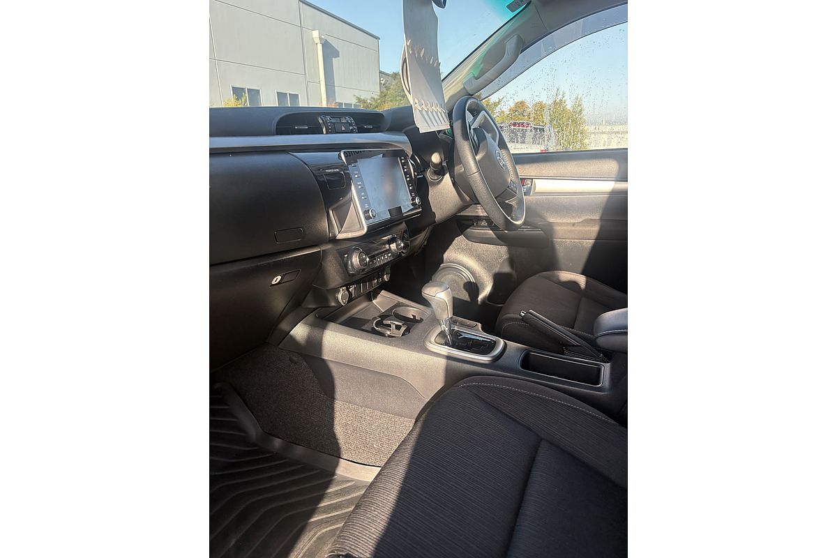 2021 Toyota Hilux SR5 GUN126R 4X4