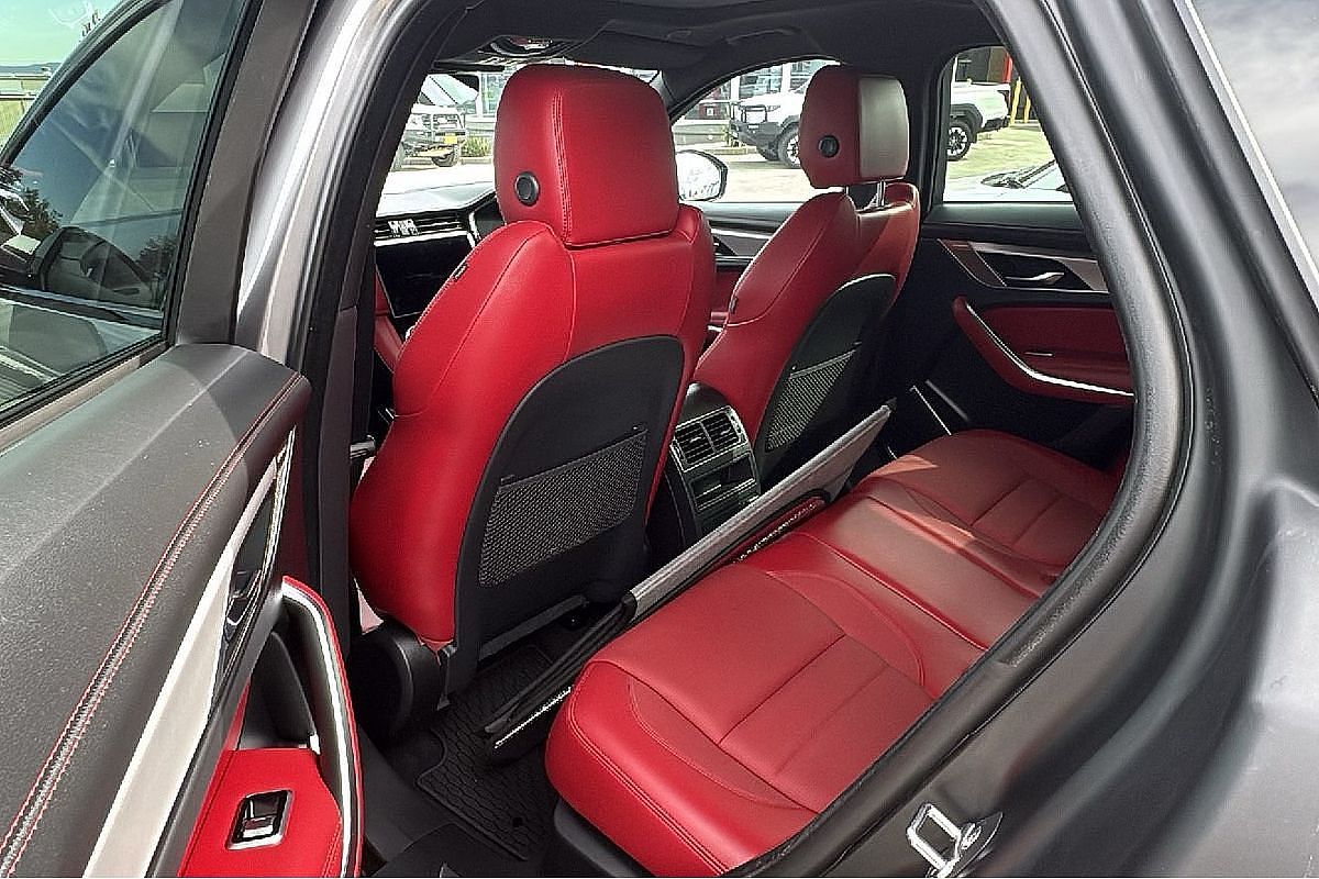 2023 Jaguar F-PACE P250 R-Dynamic SE X761