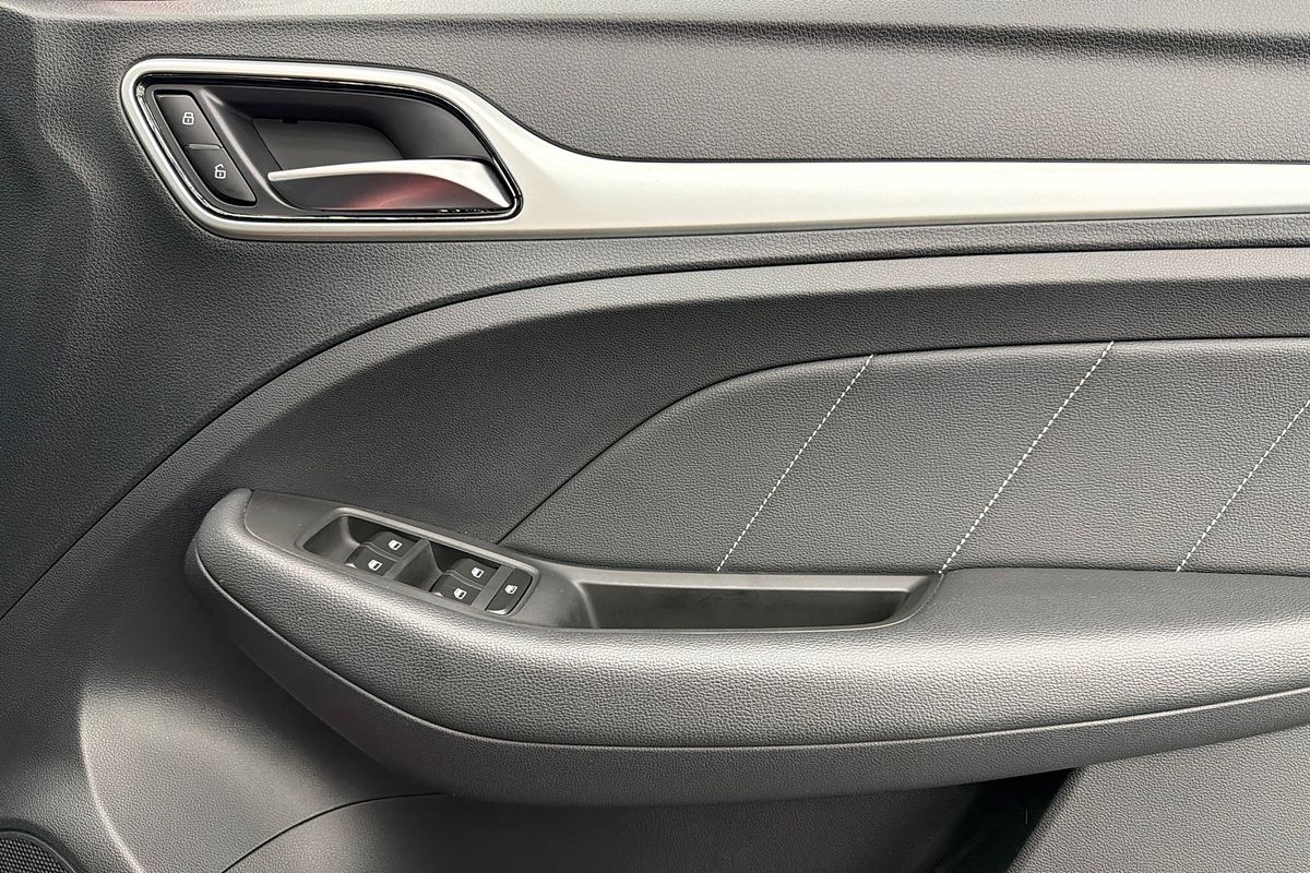 2020 MG ZS Essence AZS1
