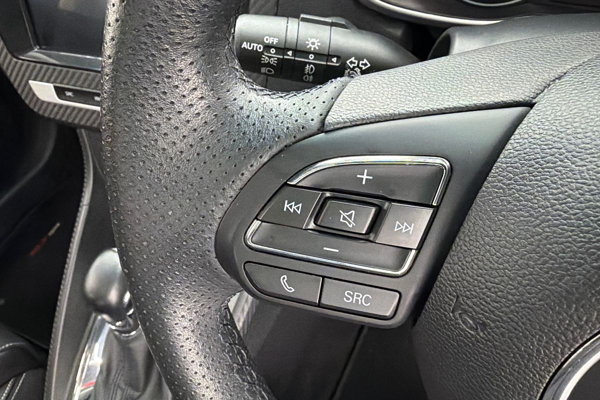 2020 MG ZS Essence AZS1