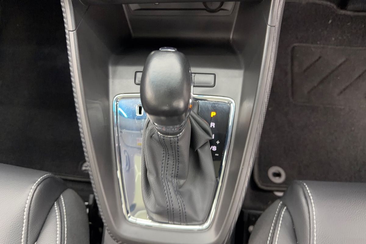 2020 MG ZS Essence AZS1