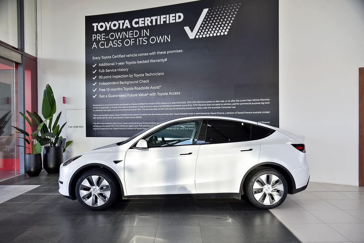 2022 Tesla Model Y Rear-Wheel Drive