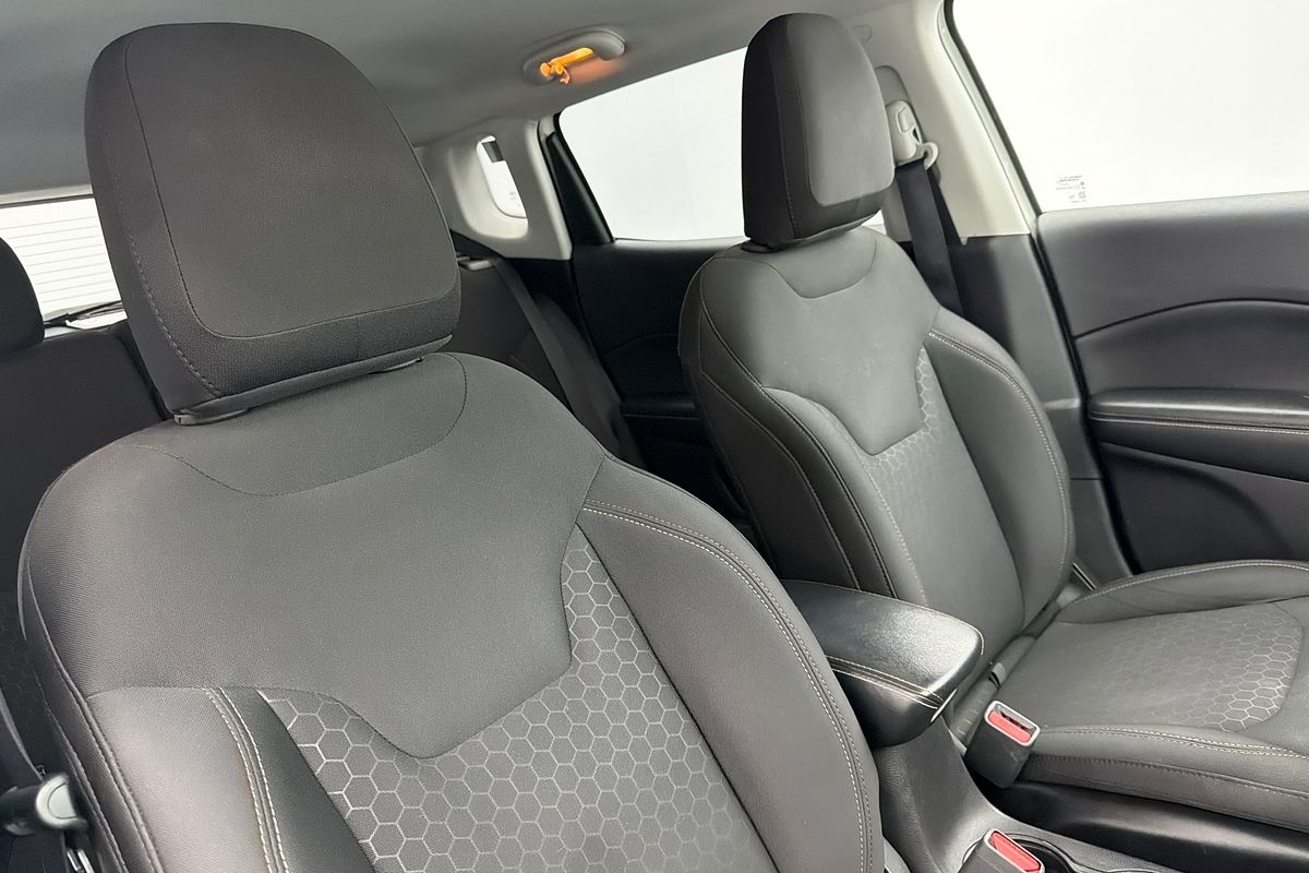 2017 Jeep Compass Longitude M6