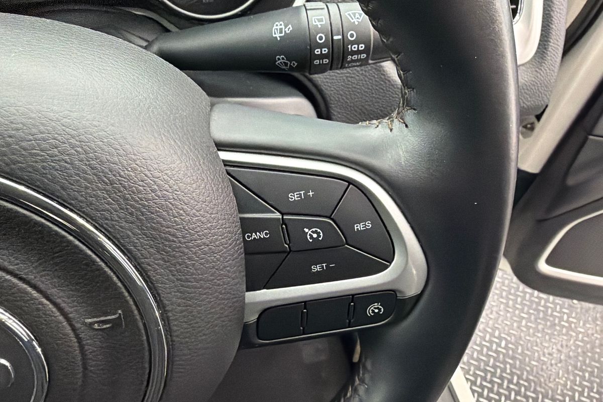 2017 Jeep Compass Longitude M6