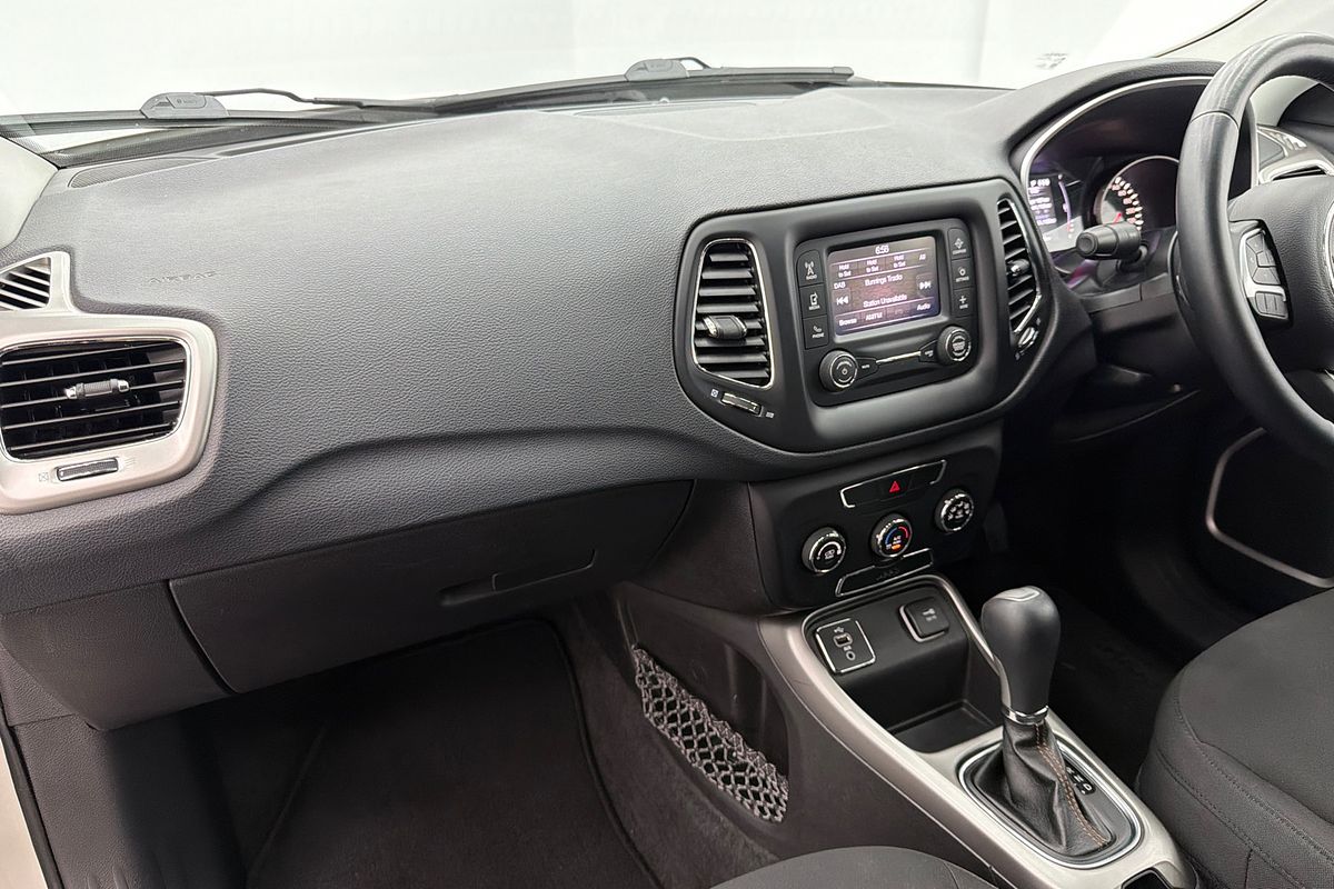2017 Jeep Compass Longitude M6