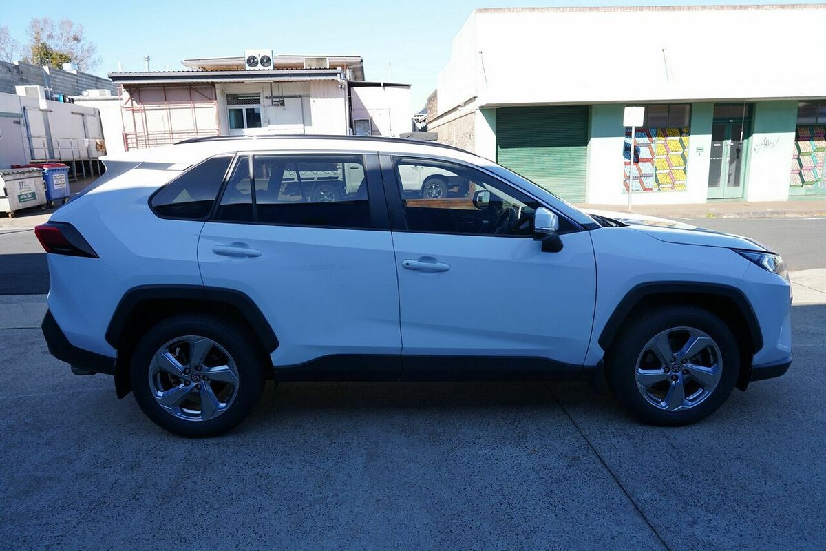 2021 Toyota RAV4 GXL MXAA52R