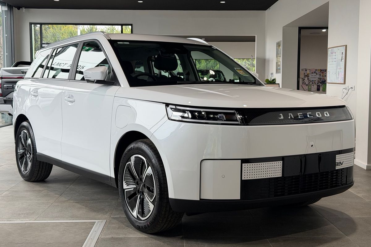 2026 OMODA JAECOO J5 EV Summit