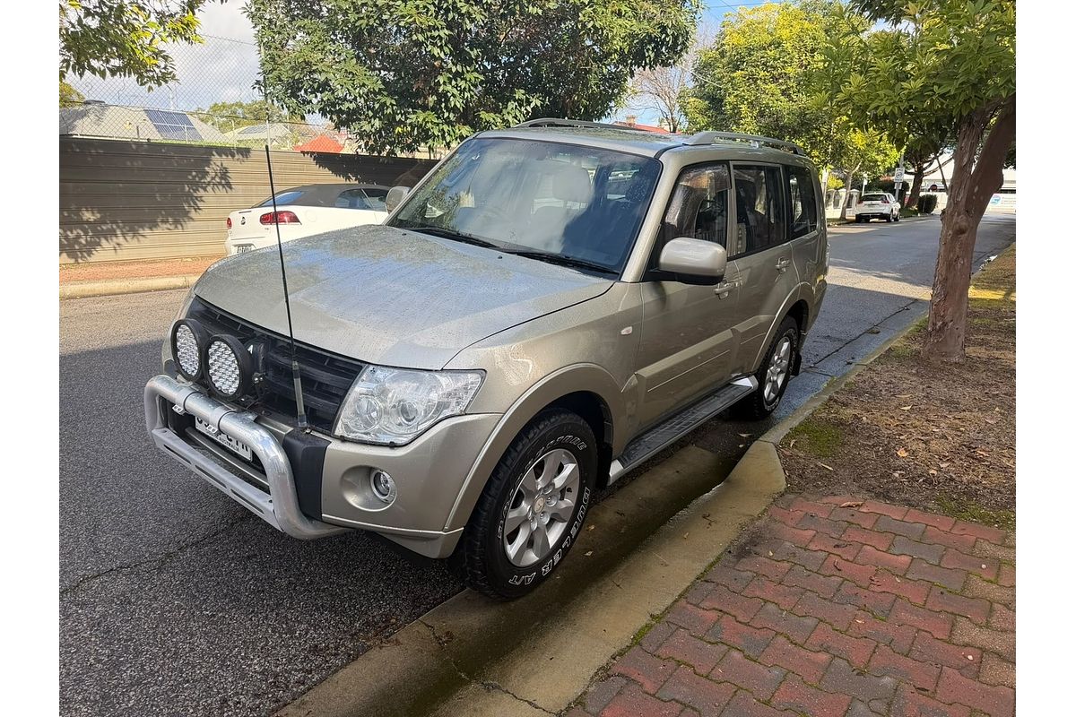 2010 Mitsubishi Pajero Activ NT
