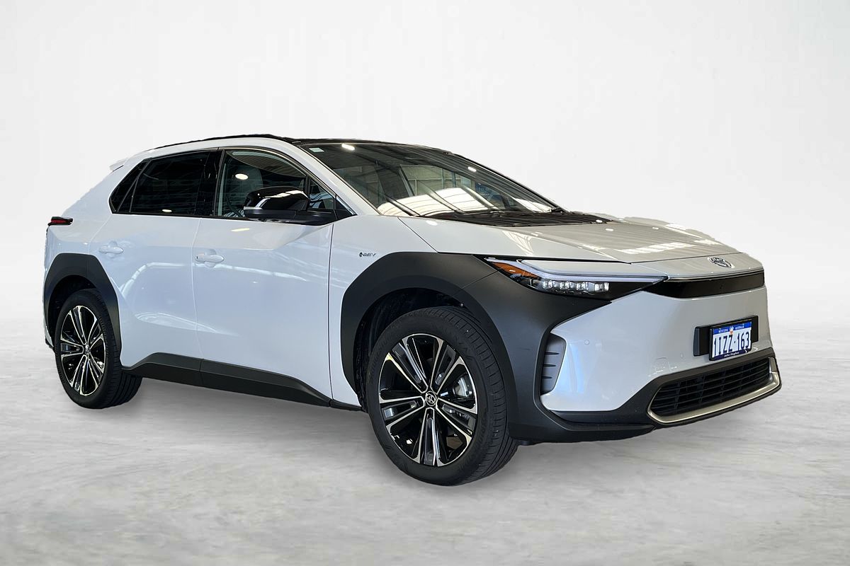 2025 Toyota bZ4X YEAM15R