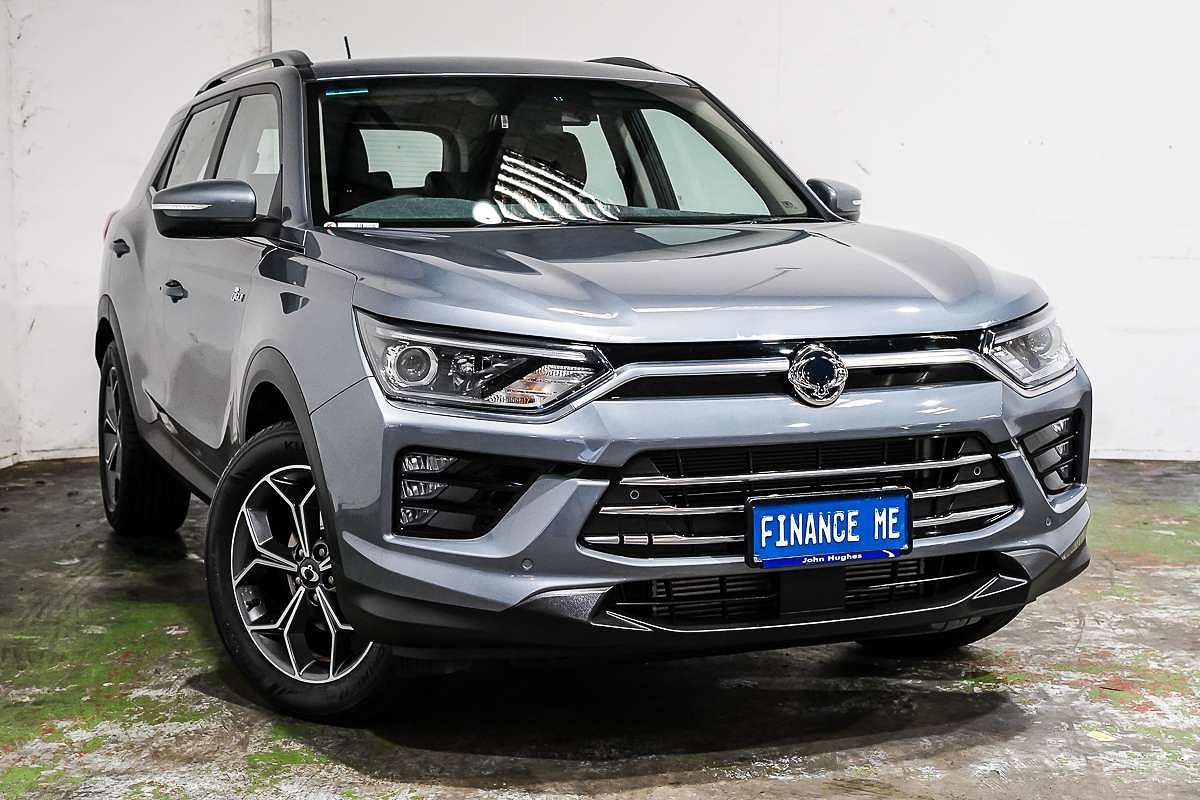 2023 KGM Korando ELX C300
