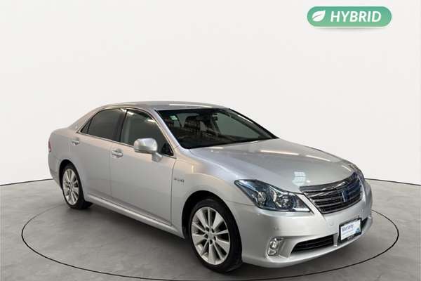 2011 Toyota Crown Hybrid