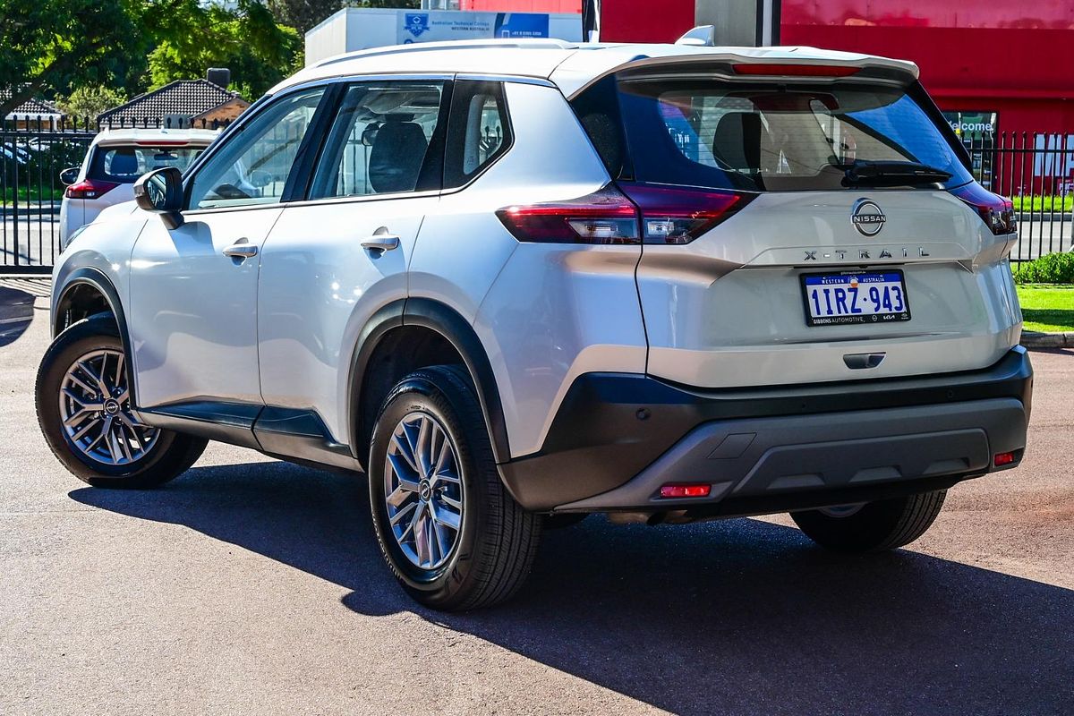 2025 Nissan X-TRAIL ST T33