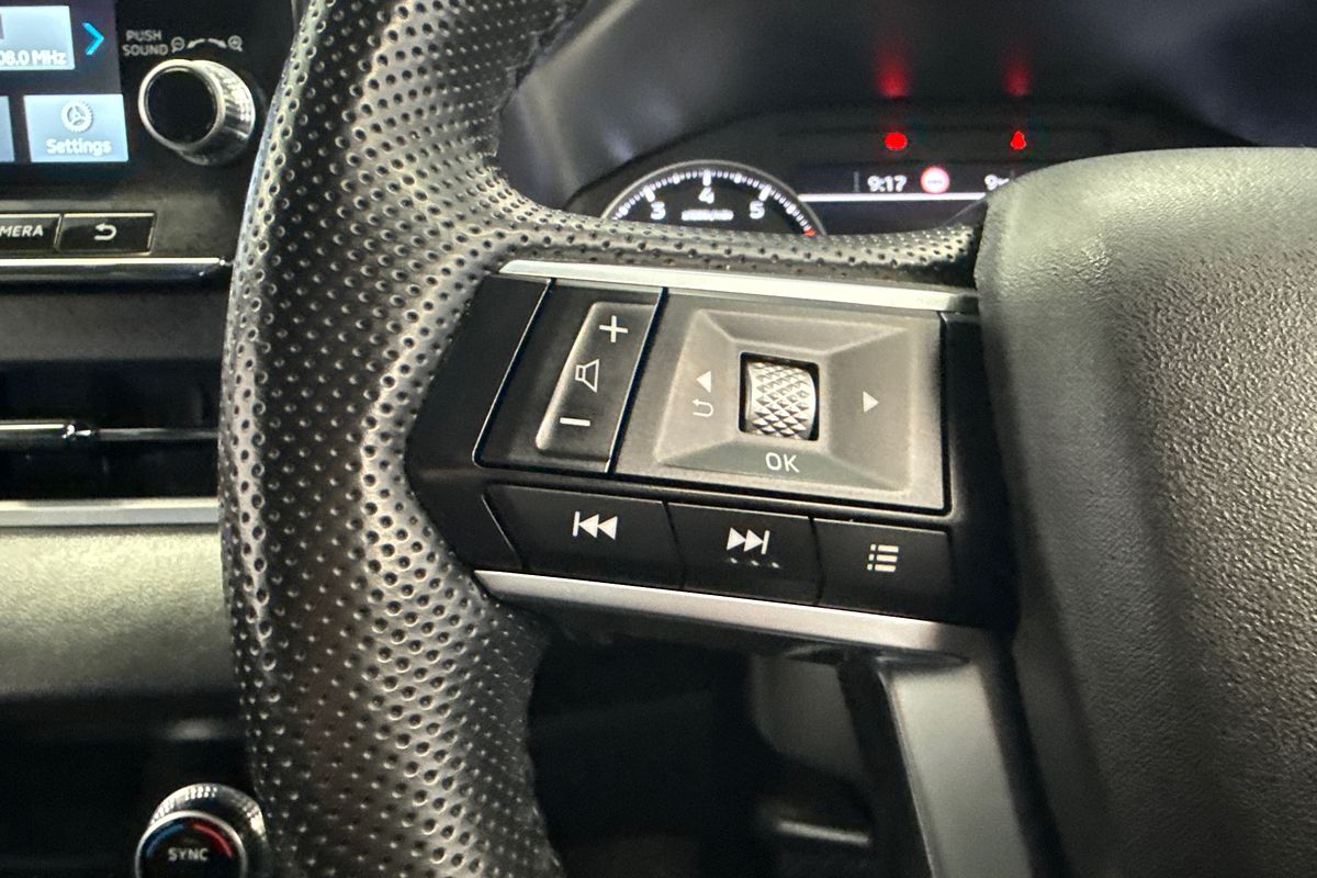 2023 Mitsubishi Outlander LS Black Edition ZM