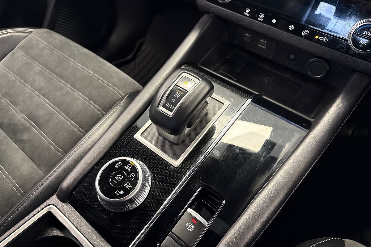 2023 Mitsubishi Outlander LS Black Edition ZM