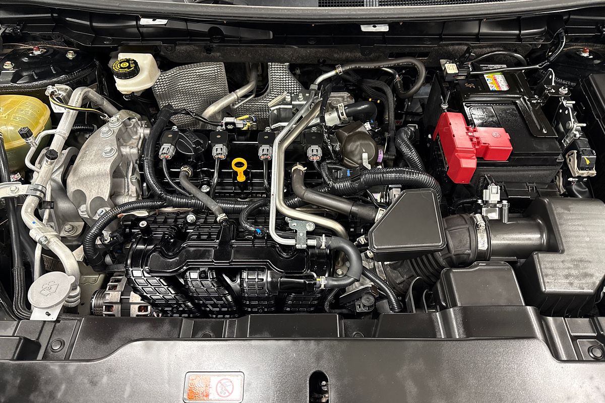 2023 Mitsubishi Outlander LS Black Edition ZM
