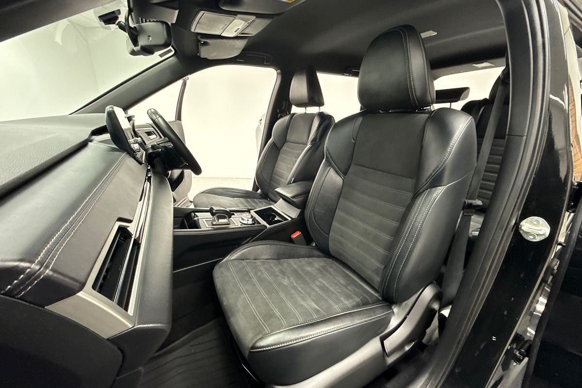 2023 Mitsubishi Outlander LS Black Edition ZM