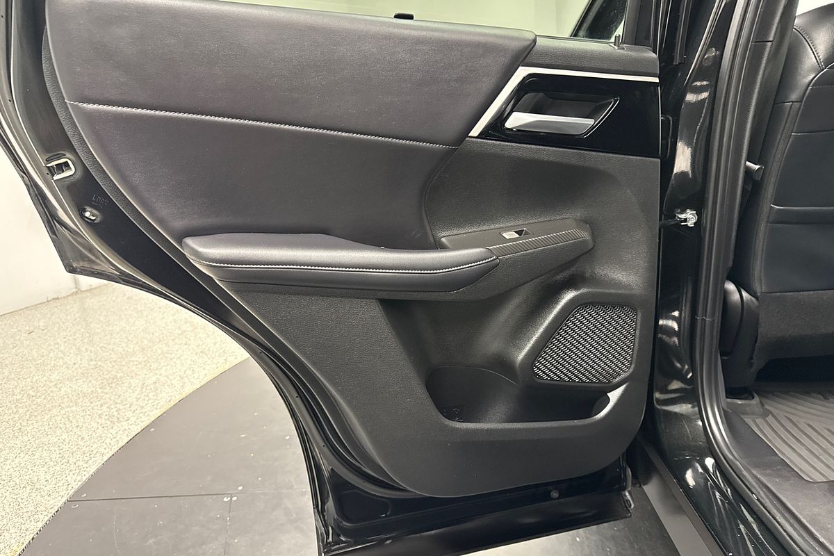 2023 Mitsubishi Outlander LS Black Edition ZM