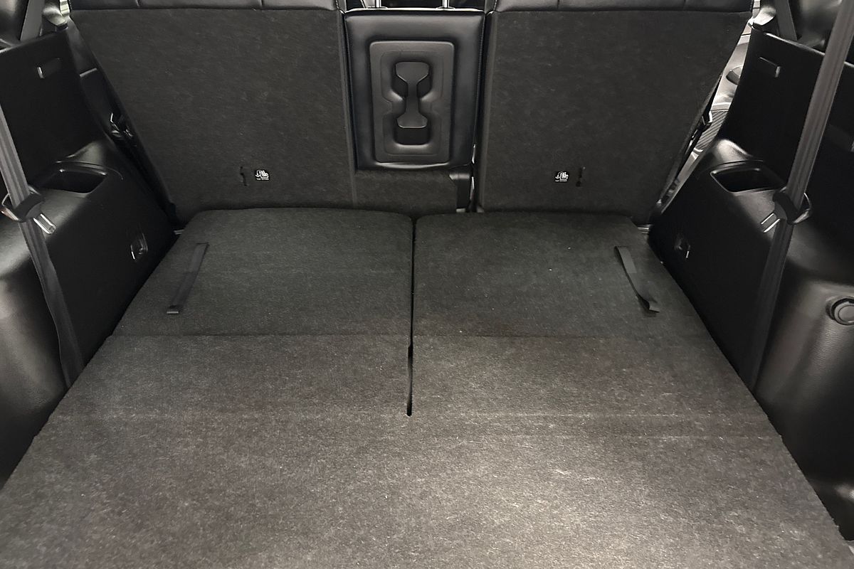 2023 Mitsubishi Outlander LS Black Edition ZM