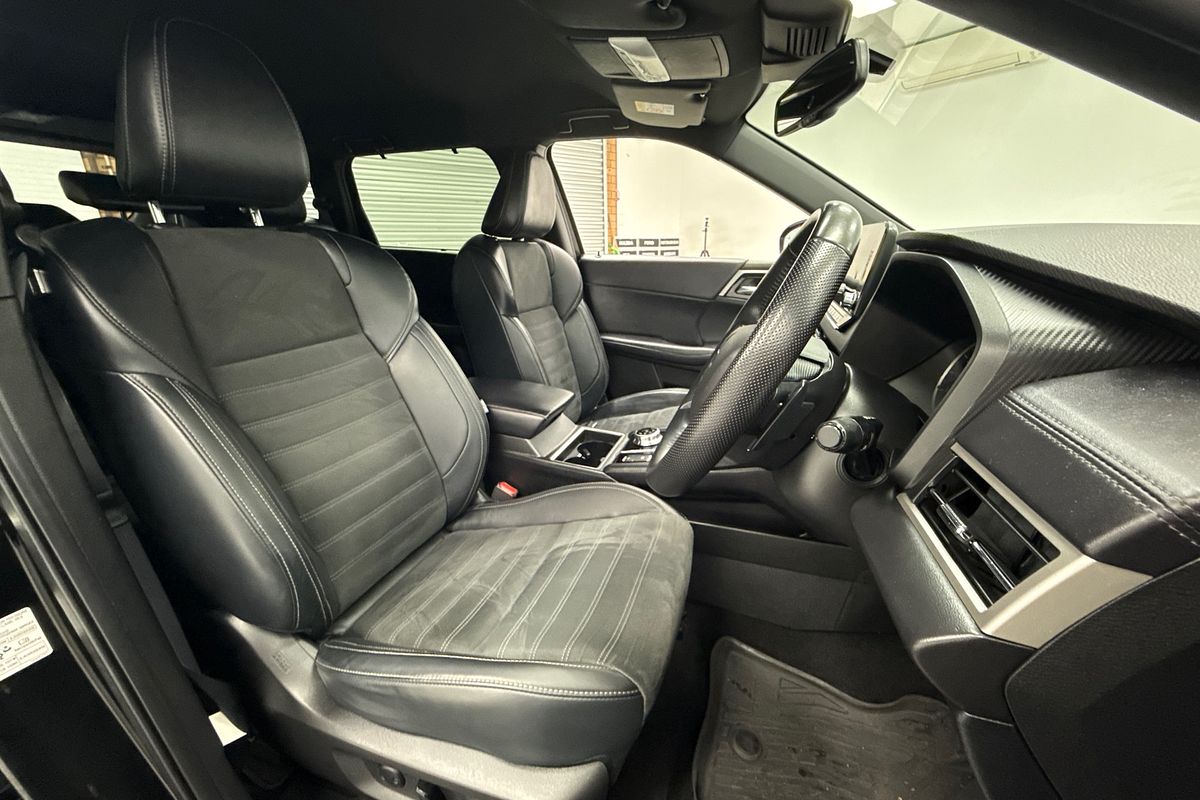 2023 Mitsubishi Outlander LS Black Edition ZM