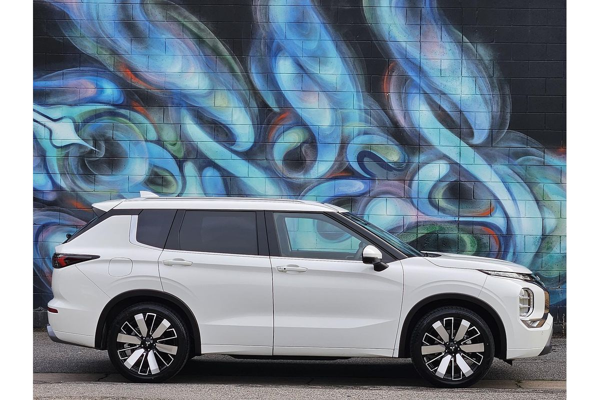 2025 Mitsubishi Outlander Exceed ZM