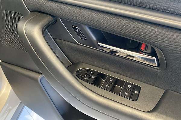 2025 Mazda CX-60 P50e Pure KH Series thumb-18