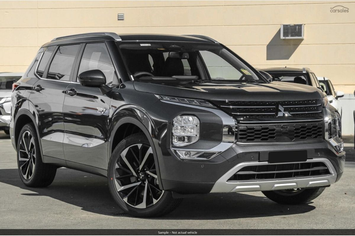 2025 Mitsubishi Outlander ASPIRE 2.4L PHEV AWD 7ST ZM